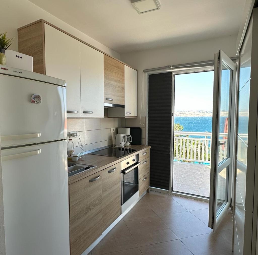 Beachfront Apartments Anita With Pool Karlobag Oda fotoğraf