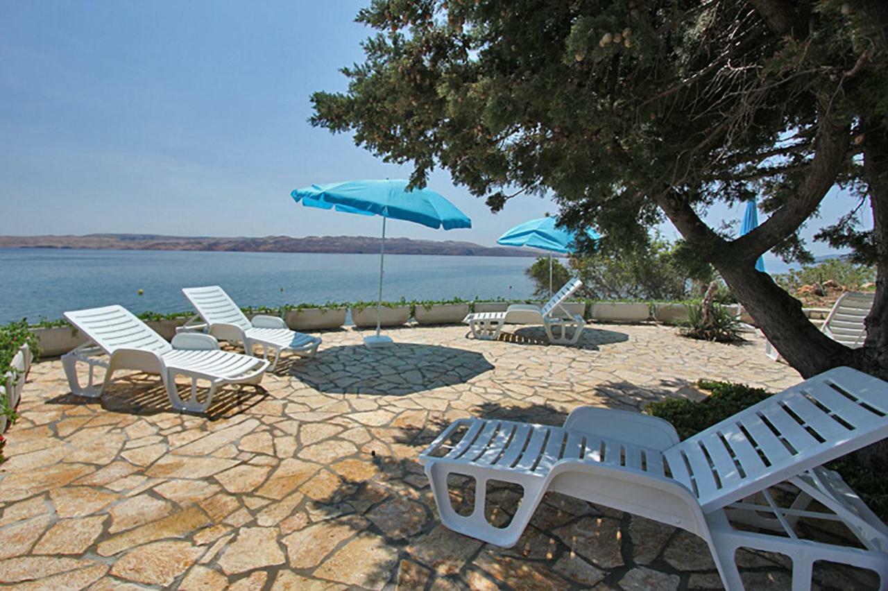 Beachfront Apartments Anita With Pool Karlobag Dış mekan fotoğraf